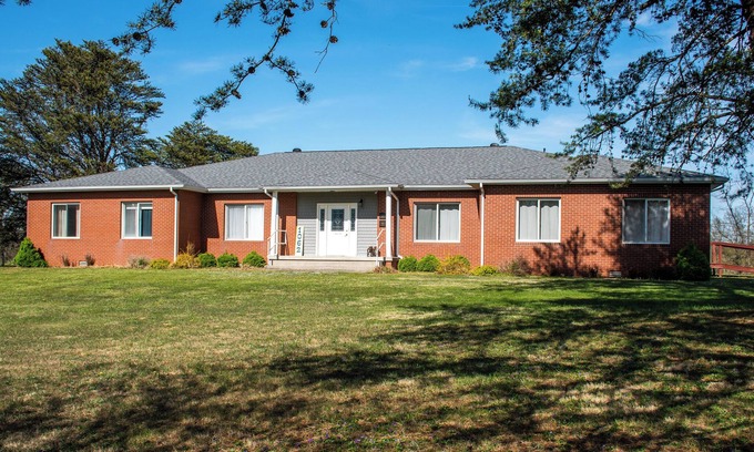 Barnhill House | Spacious 10 Bedroom Home-Perfect for Large Groups