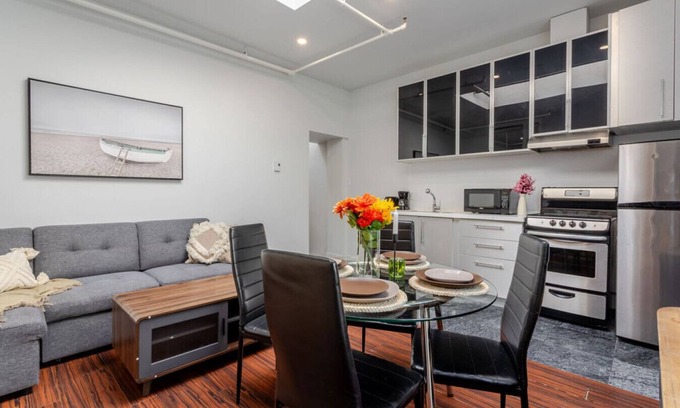 Downtown Montreal Apartment | Spacious 1BDR Mezzanine on Bishop Central MTL
