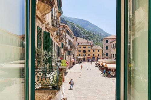 Kotor Old Town Apartment | Spacious 1Bedroom on the Main Square of Kotor