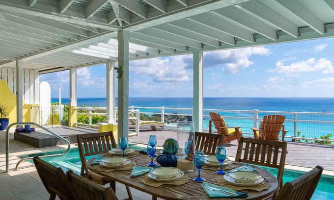 Southampton Villa | Spacious 2-bedroom villa with a pool and panoramic views of Horseshoe Bay Beach