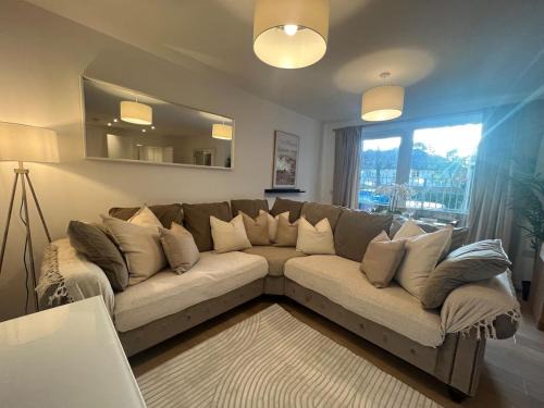 Horley Apartment | Spacious 2 Bed, 2 Bath Apartment by MCF