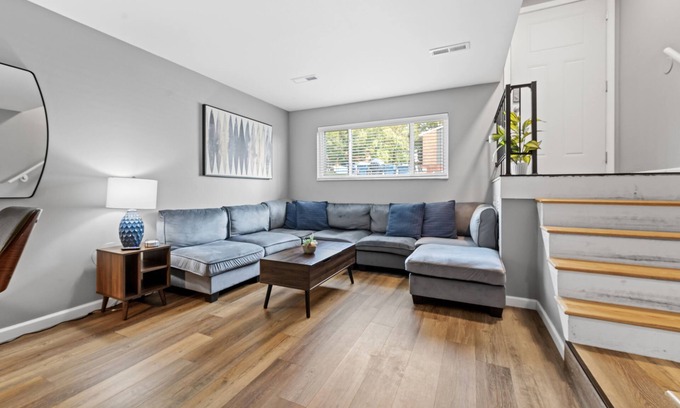St. Charles House | Spacious 2 bed Townhome by StayLage