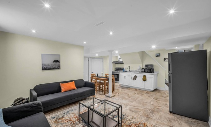 Newtonbrook House | Spacious 2 Bedroom Guest Suite in North York