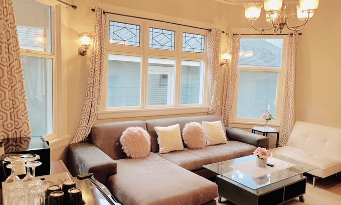 South Tacoma House | Spacious 2 Bedroom Unit near Tacoma Dome
