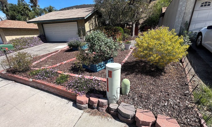 Estates at Canyon Crest House | Spacious 3 Bed, 3 Bath Home w/Yard Pet & Family Friendly Ideal for 30+ Day Stays