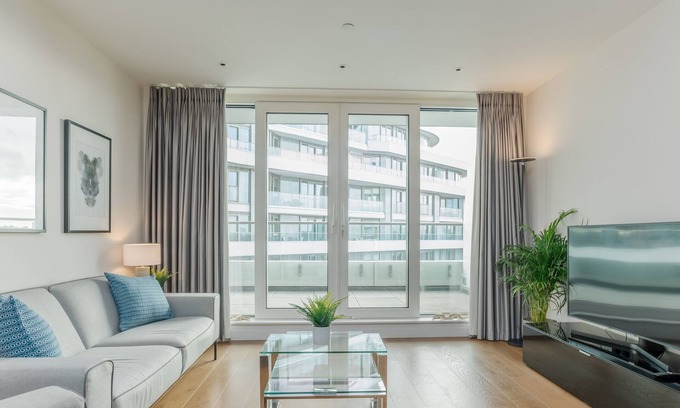 Queenstown Apartment | Spacious 3-bedroom apartment with Balcony