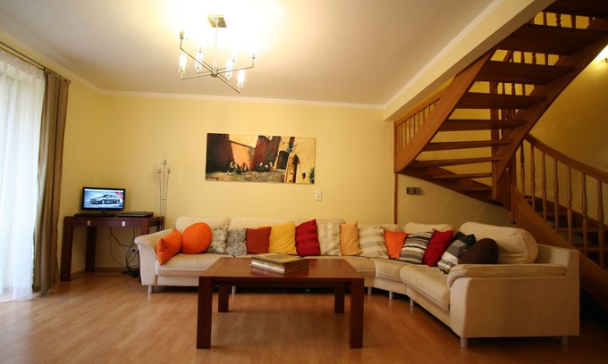 Karlovy Vary Apartment | Spacious 3 bedroom apartment with parking