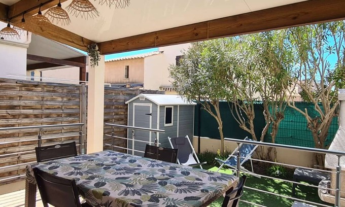 Marseillan Plage Apartment | Spacious 3-Room Apartment with AC, Terrace, Parking & BBQ - Sleeps 6