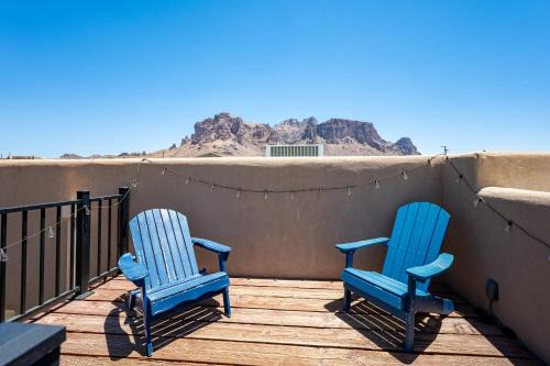 Apache Junction House | Spacious 3BR Retreat - Mtn Views & BBQ