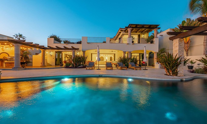 Buzzards Villa | Spacious 4 BD Oceanview Villa with a Private Pool