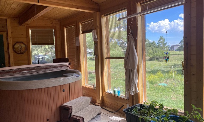 Chama Cabin | Spacious 4 bedroom/3 bathroom suite/perfect for work crews/family