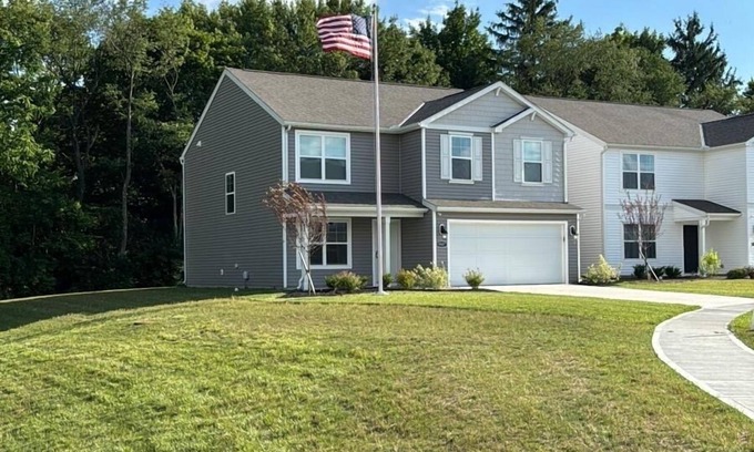 Summit Station House | Spacious 4-bedroom house in enjoyable Columbus with WiFi, AC