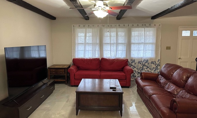 Rolling Road Farms House | Spacious 4-bedroom house in cool Woodlawn with AC, WiFi Baltimore DC area
