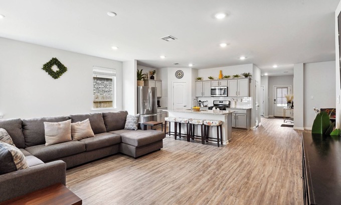 Slidell House | Spacious 4-bedroom house with AC and WiFi in charming Slidell