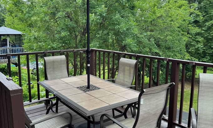 Silver Lane House | Spacious 4-bedroom house with WiFi, AC in Tranquil Windsor