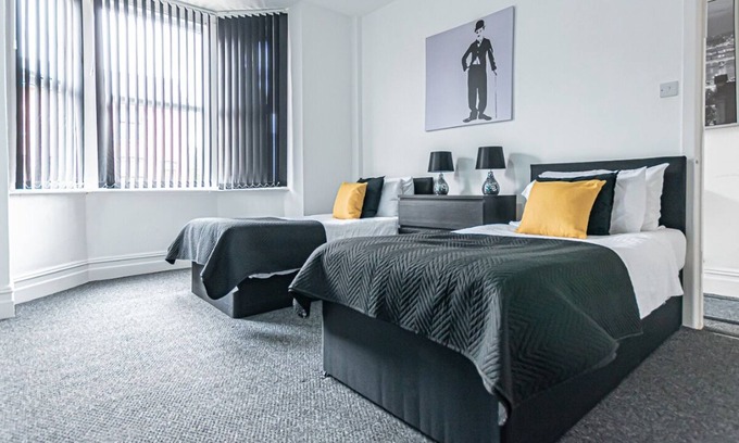 Leigh House | Spacious 4-Bedroom House in Wigan – Free Parking & Wi-Fi | Long Stays Welcome