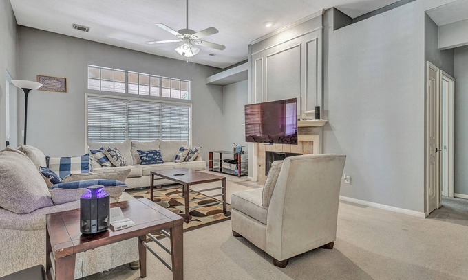 North San Antonio - SAT House | Spacious 4-bedroom house with WiFi, AC in beautiful San Antonio