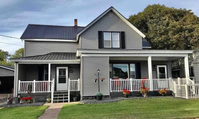 Ironwood House | Spacious 4 BR 2BA Home with Bar and Fenced Yard