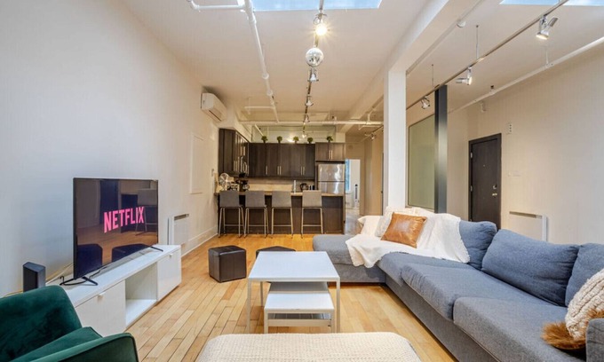 Milton Park Apartment | Spacious 4BR1B Chic Retreat in the Plateau