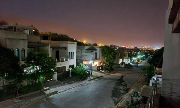Bahria Town House | Spacious 5-bedroom house in charming Rawalpindi with WiFi and AC