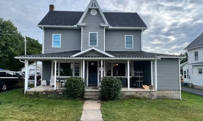 Pleasant Gap House | Spacious 5-bedroom house in Pleasant Gap, 10 minutes to PSU