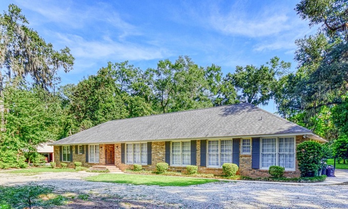 Killearn Estates House | Spacious 5BR/3BA Home: Near I-10, Fenced Yard, Workspace!
