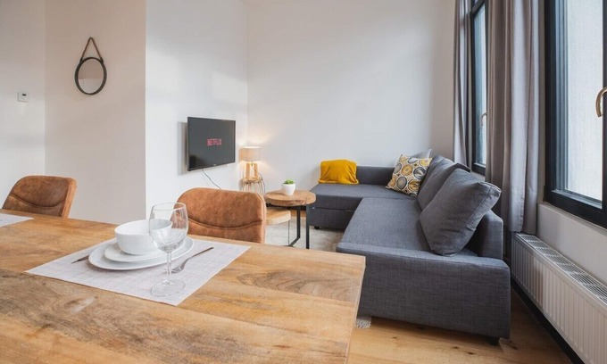 Harmonie Apartment | Spacious 6-Guest Antwerp Duplex + Free parking