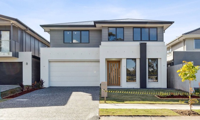 Victoria Point House | Spacious 6BR Home Near Beach in Victoria Point