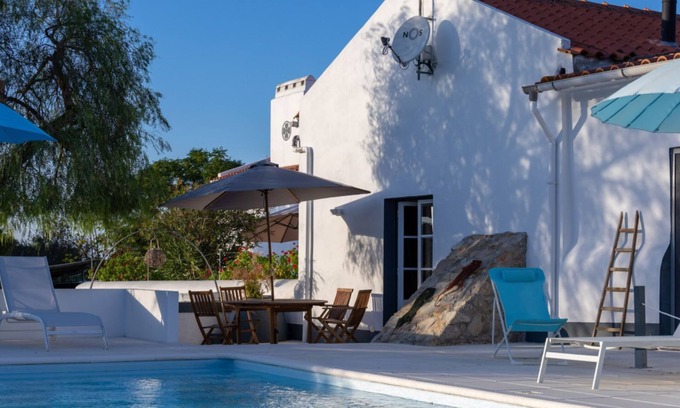 Vimieiro Villa | Spacious 7-bedroom extra large villa in its own 2.5 garden Venda Do Duque WiFi