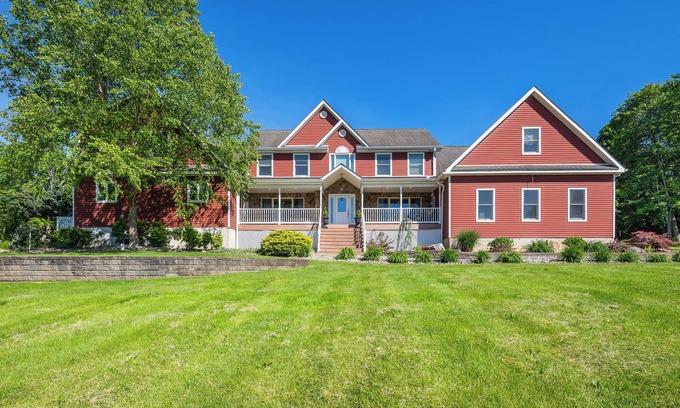 Salisbury Mills House | Spacious 9-bedroom house in tranquil Monroe with AC