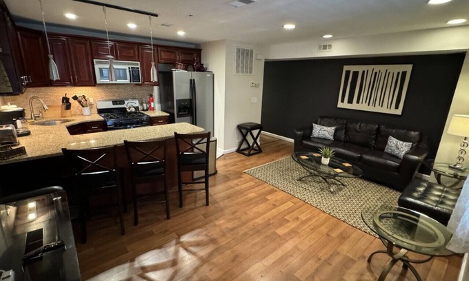 Union City Apartment | Spacious Amazing 3 Bedroom - 15 Mins to NY