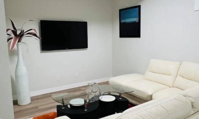Evanston Apartment | Spacious and beautiful 1 bedroom suite in Calgary