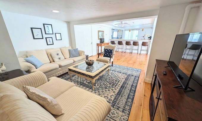 West Wareham Apartment | ⭐ Spacious and Bright , Very Close to Beach! ⭐