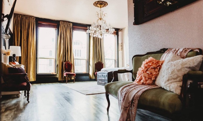 Hillsboro Condo | Spacious and Elegant Condo in Downtown Hillsboro