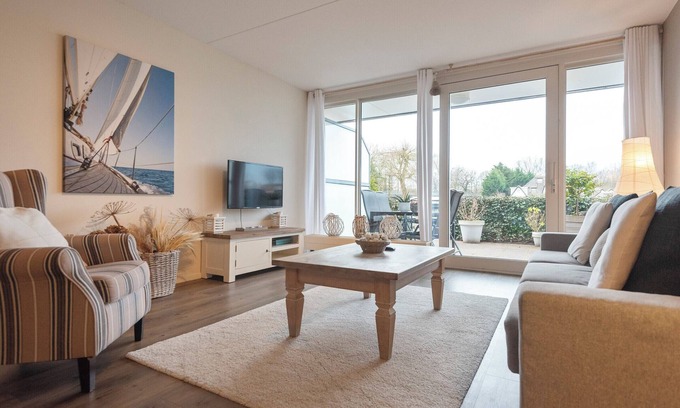 Merenwijk Apartment | Spacious and luxurious ground floor apartment - Kaag Resort (7)