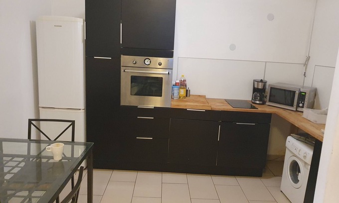 Hundsturm Apartment | Spacious Apartment Near the Center
