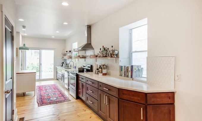 Newbold House | Spacious Bright Home w/Patio | Hosted By StayRafa
