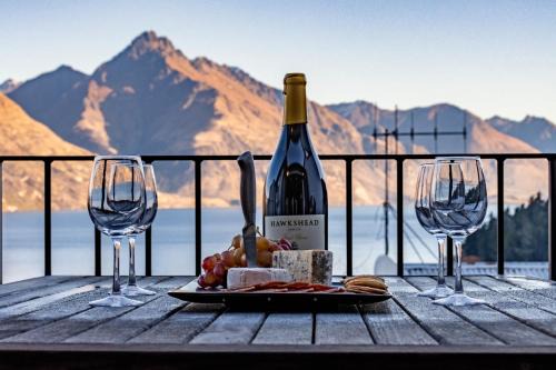 Queenstown Apartment | Spacious Central Executive 4 Bedroom Apartment
