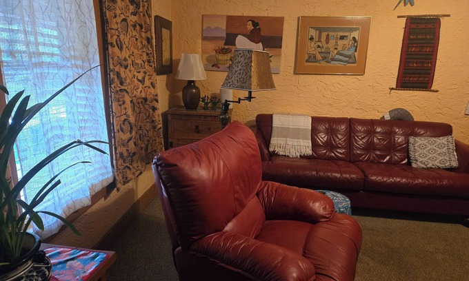 Jefferson Apartment | Spacious & charming comfortable apartment close to downtown, the Deco District.