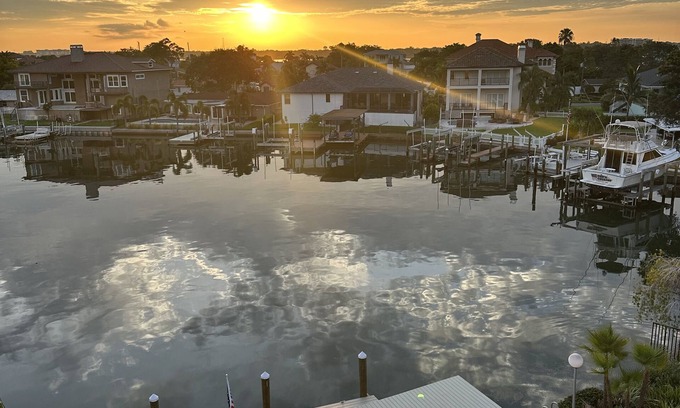 Island Estate Condo | Spacious Clearwater waterfront long term rental.