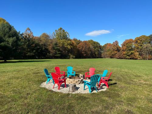 Cairo House | Spacious Cozy Getaway ! King Bed, Game Room, Out Door Patio