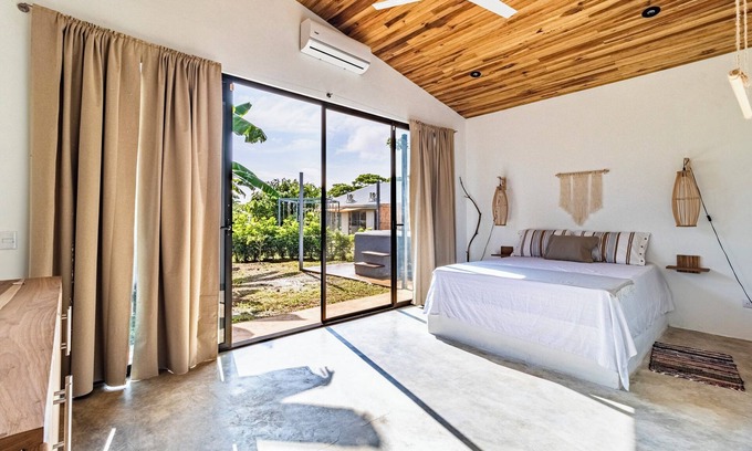 Bijagua House | Spacious villas 8 pers. modern, jacuzzi, Rio Celeste, exclusive, 40+ birds