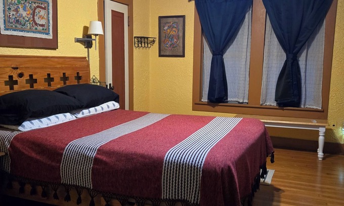 Jefferson Apartment | Spacious, Deco era apt. 2, private, arty & comfortable, deck overlooking garden.