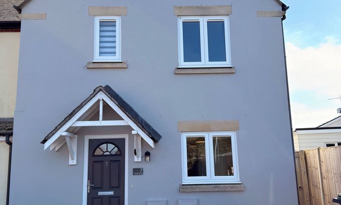 Wool House | Spacious, entire 3 bedroom house in Wool (The Purbecks)