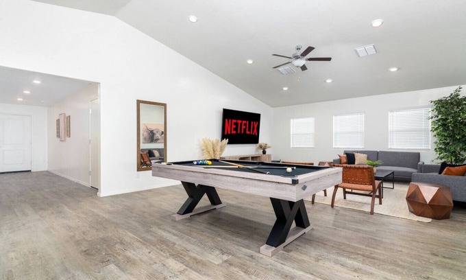Tamaron House | *Spacious Family Oasis*Pool Table*Backyard*Garage*
