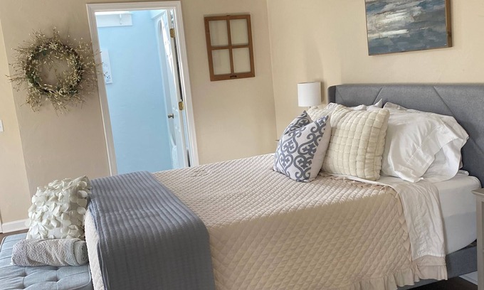 Pocahontas House | Spacious Farmhouse in Quiet Private Community 7Bedroom 4.5 Bathrooms