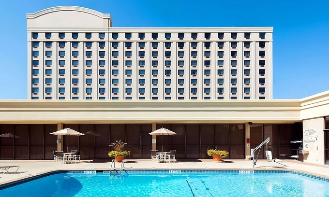 Eagan Park Hotel | Spacious Good-Value Accommodation! Pool, Near Delta Flight Museum