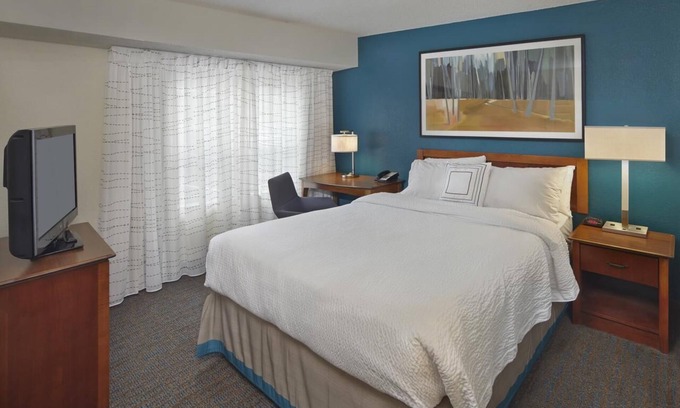 Avon Apartment | Spacious Good-Value Accommodation! 4 Cozy Units, Free Breakfast and Parking!