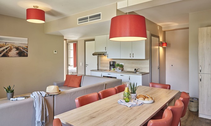 Westende Apartment | Spacious holiday apartment with balcony for 8 persons