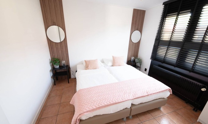 Zevenhuizen House | Spacious holiday home with terrace